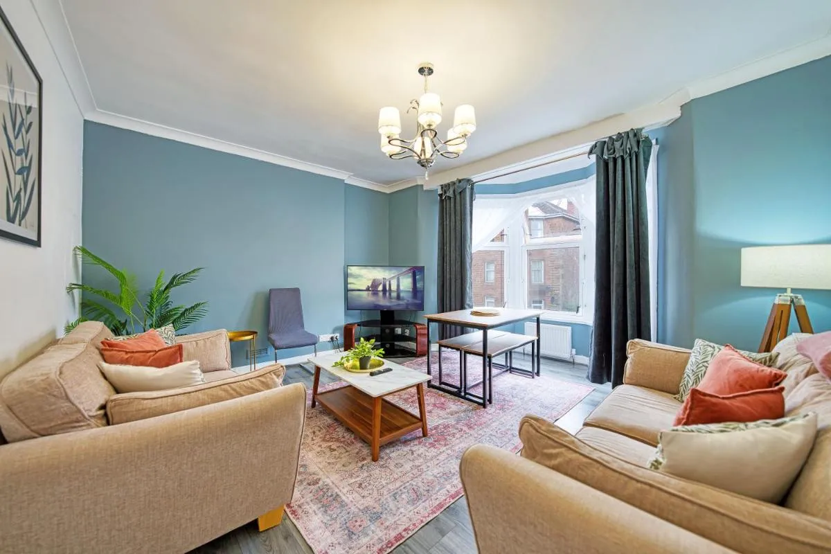 Image 4 of Comfortable 2BR Apartment with Free Parking