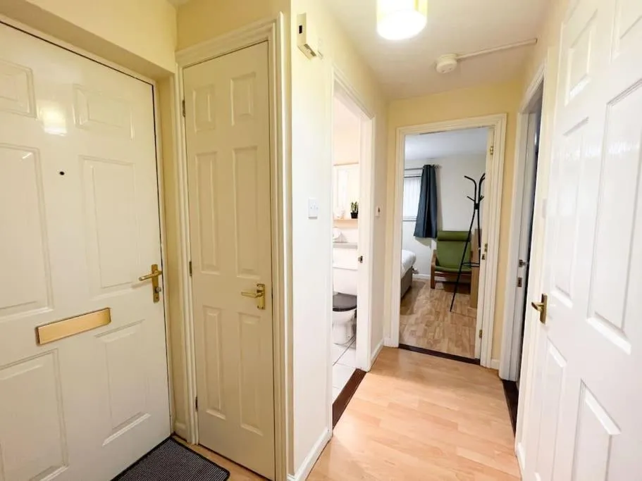 Image 2 of Cosy Riverside Home SECC Hydro