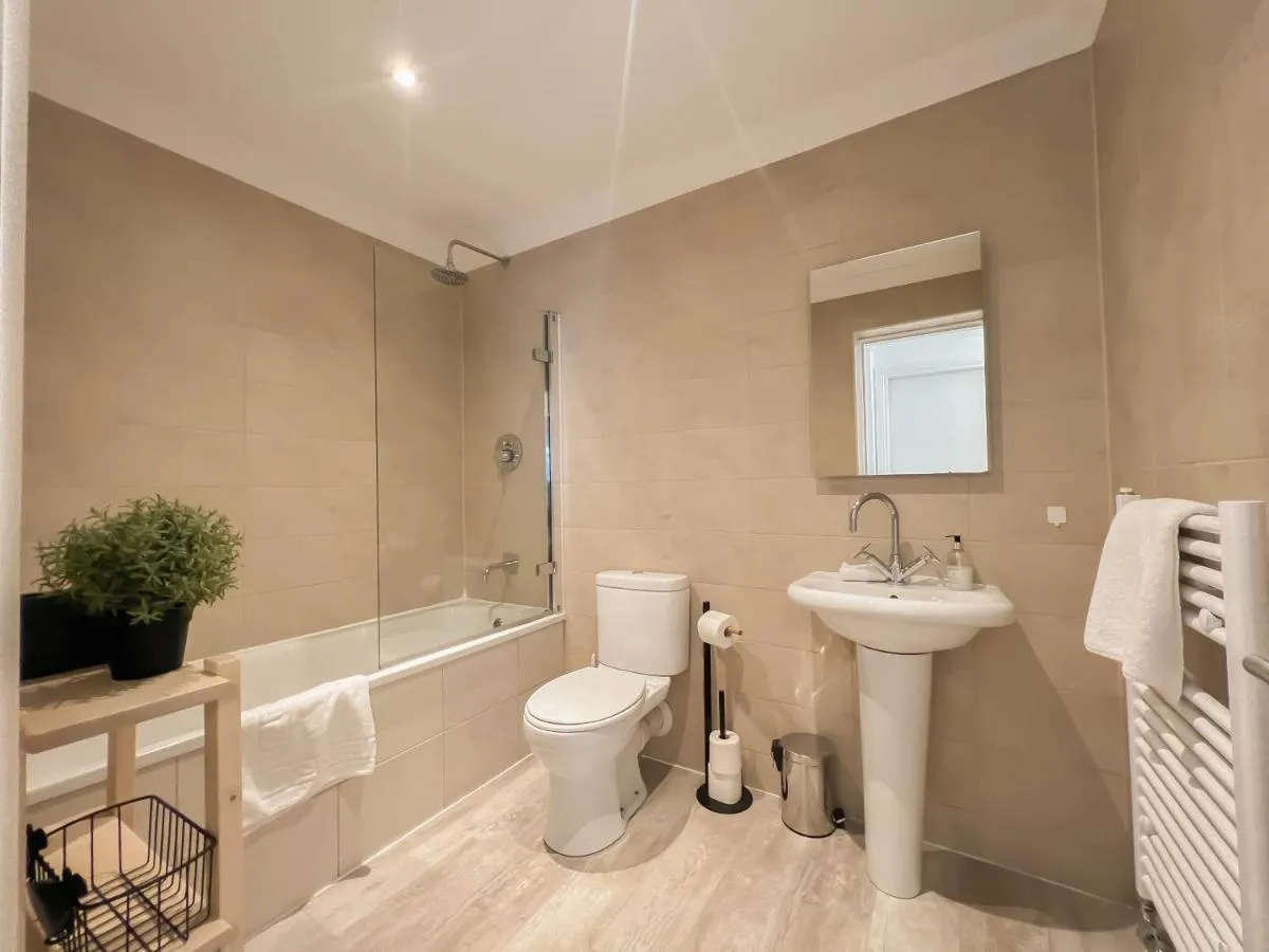 Image 2 of Cozy 1 bed Blythswood Apartment