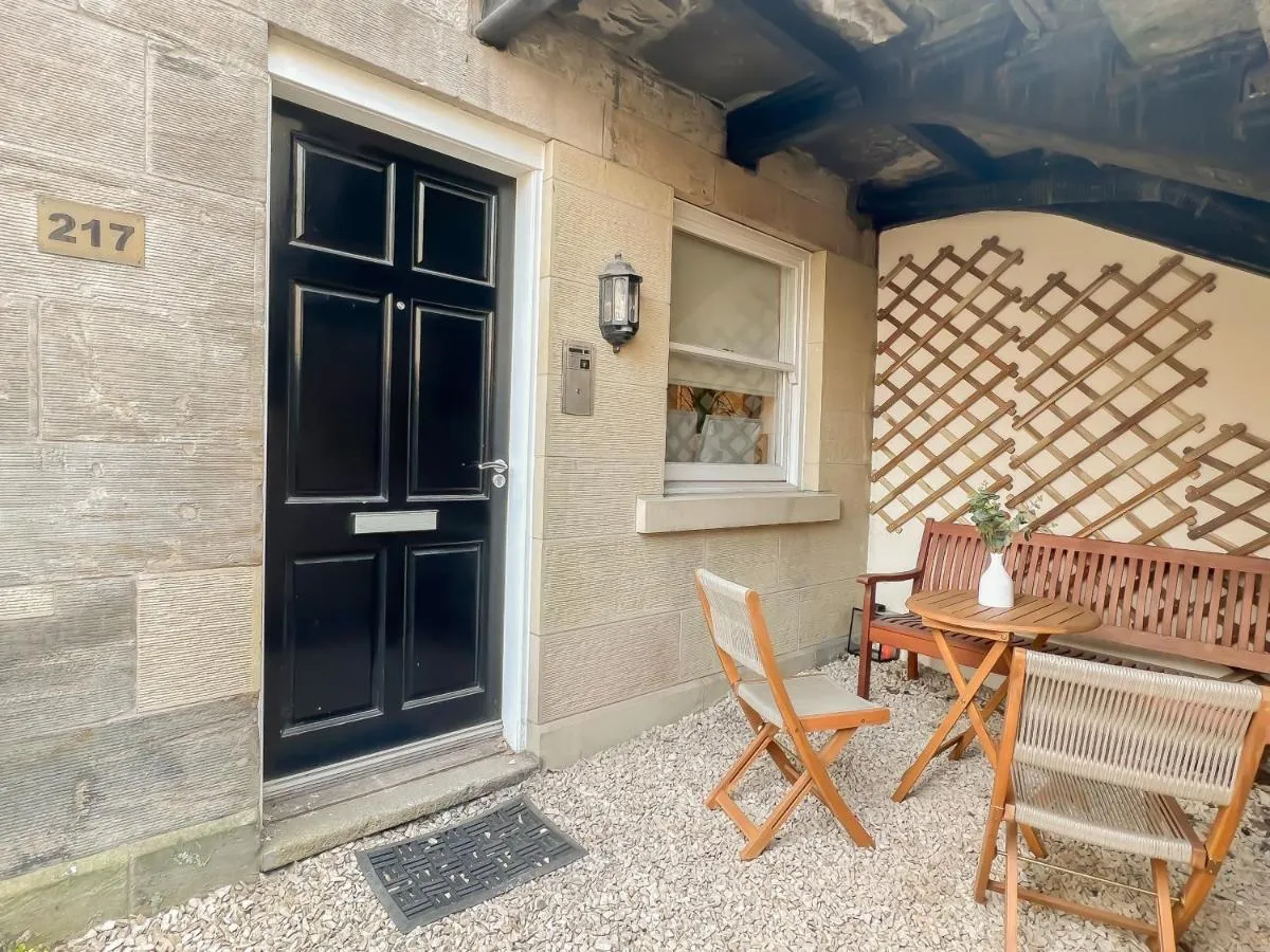 Image 4 of Cozy 1 bed Blythswood Apartment