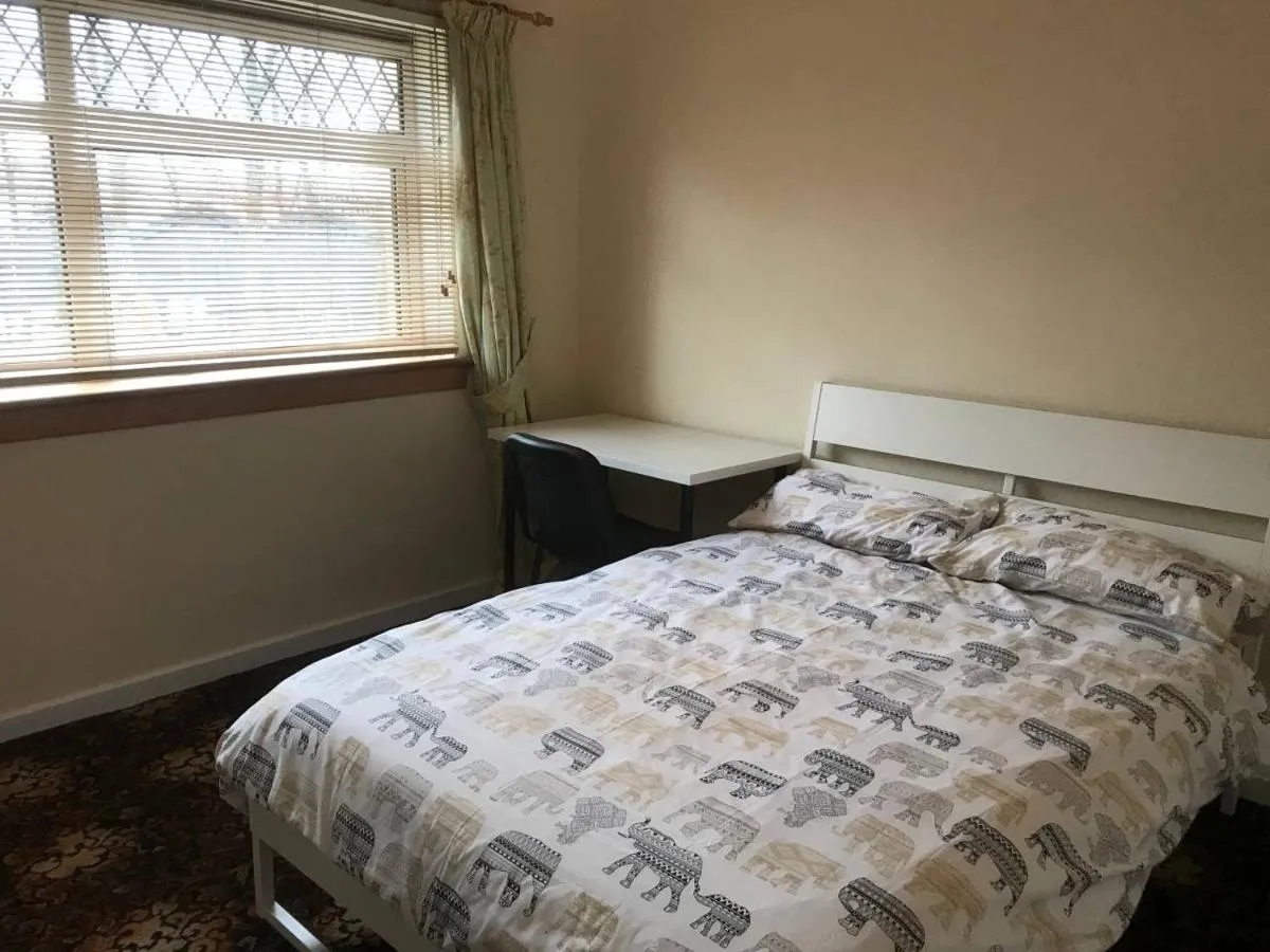 Image 5 of Cozy Room Glasgow