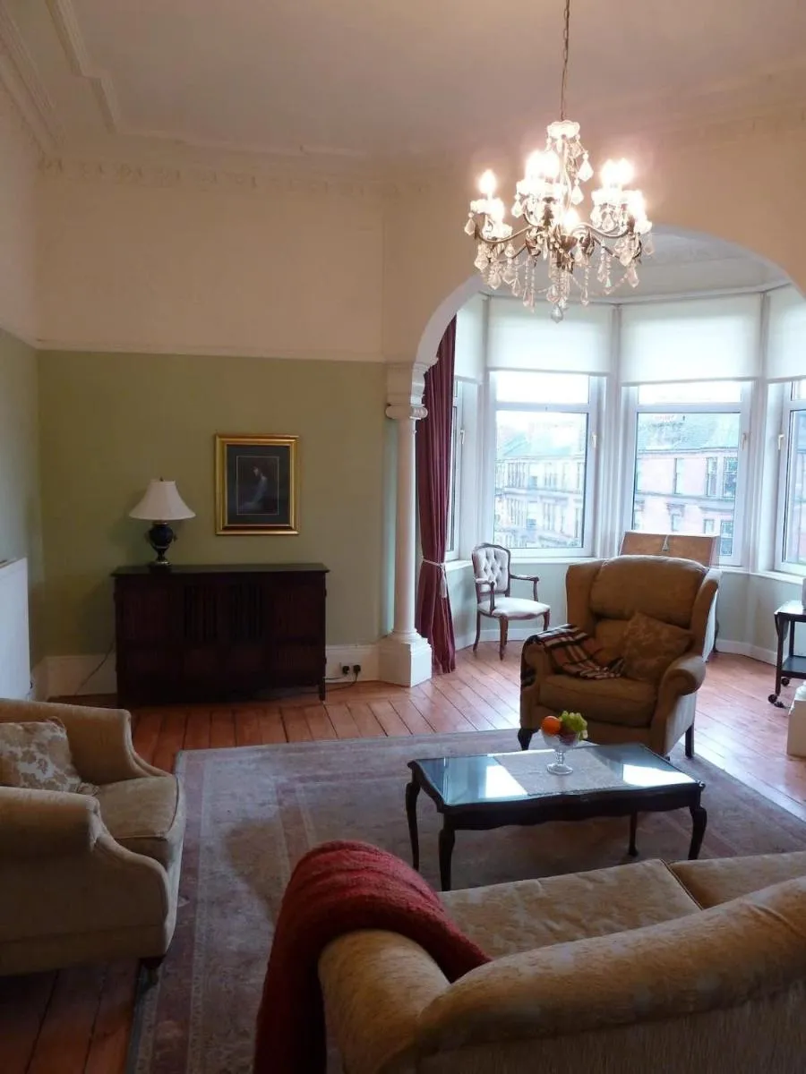 Image 5 of Elegant Victorian Apartment in Glasgow’s West End