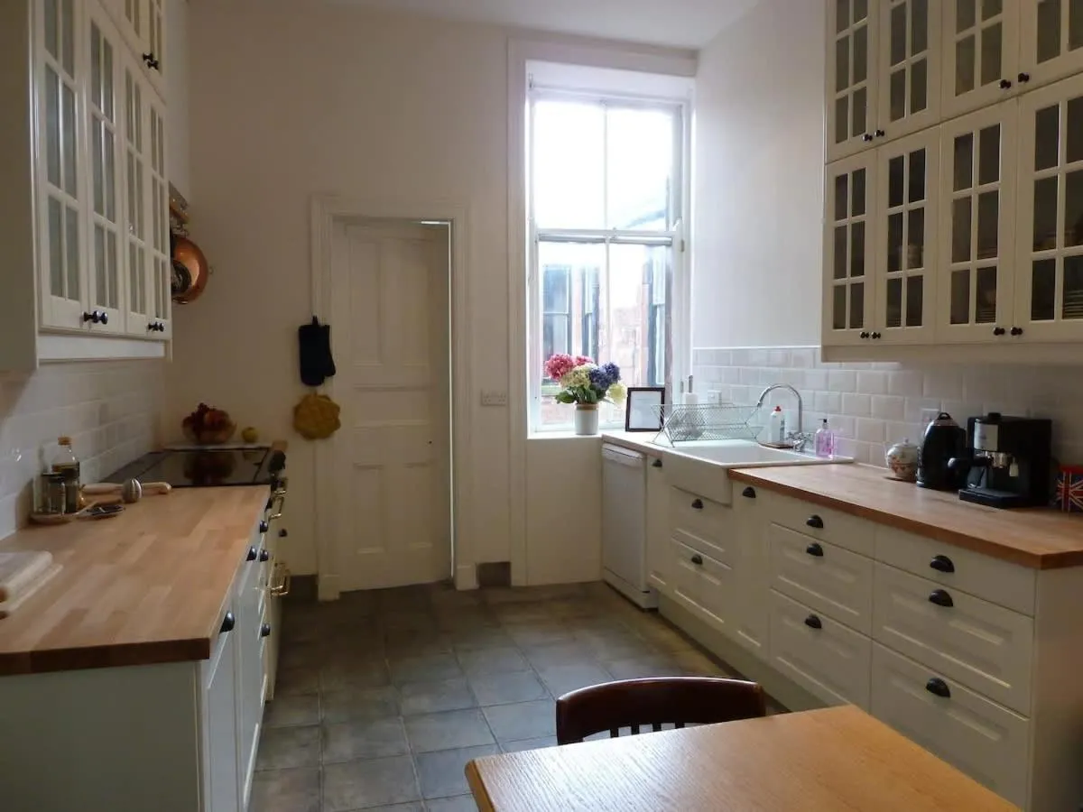 Image 6 of Elegant Victorian Apartment in Glasgow’s West End