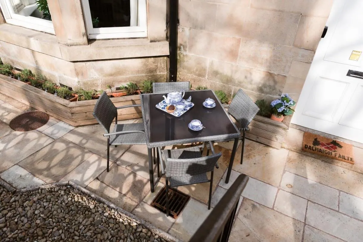 Image 5 of Elegant West End Flat in Glasgow