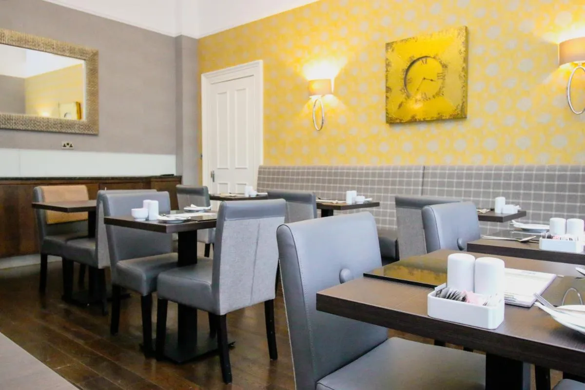 Image 3 of Embassy Apartments