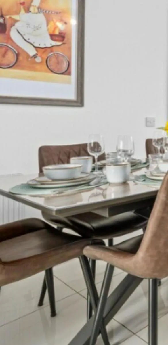 Image 5 of Entire Spacious 3-Bed Family Home, City Centre, Free Parking, Garden