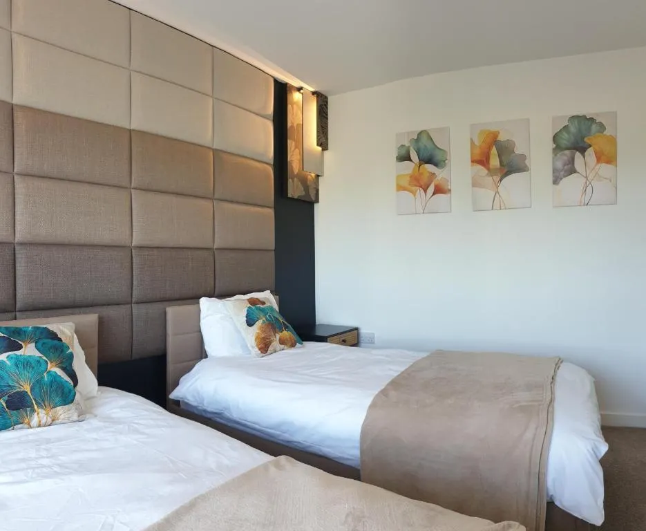 Image of Entire Spacious 3-Bed Family Home, City Centre, Free Parking, Garden