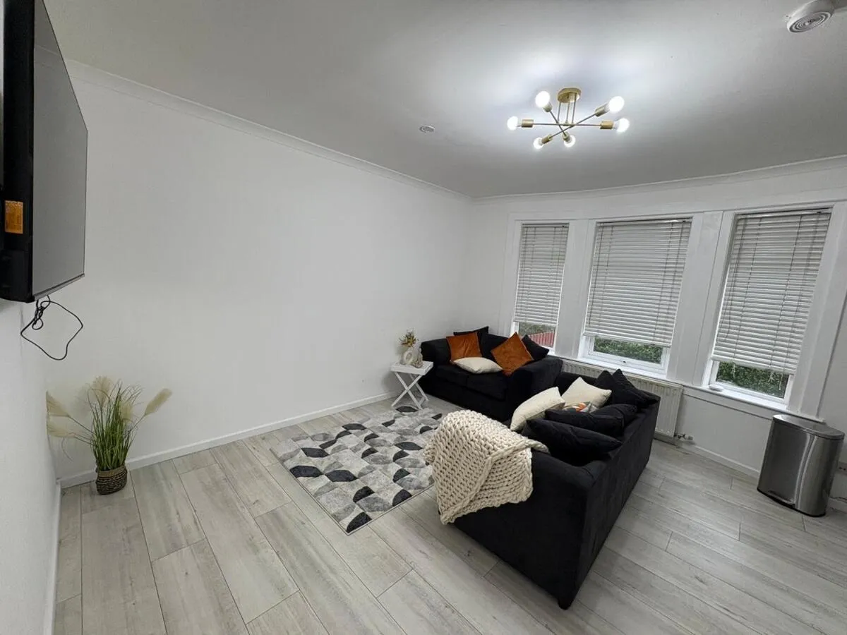 Image 4 of F1 2BR Free Parking Walk Dist CityC