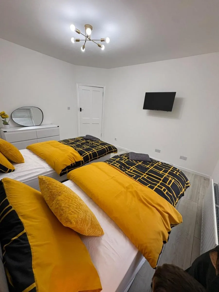 Image 5 of F2 2BR Free Parking Walk Dis City