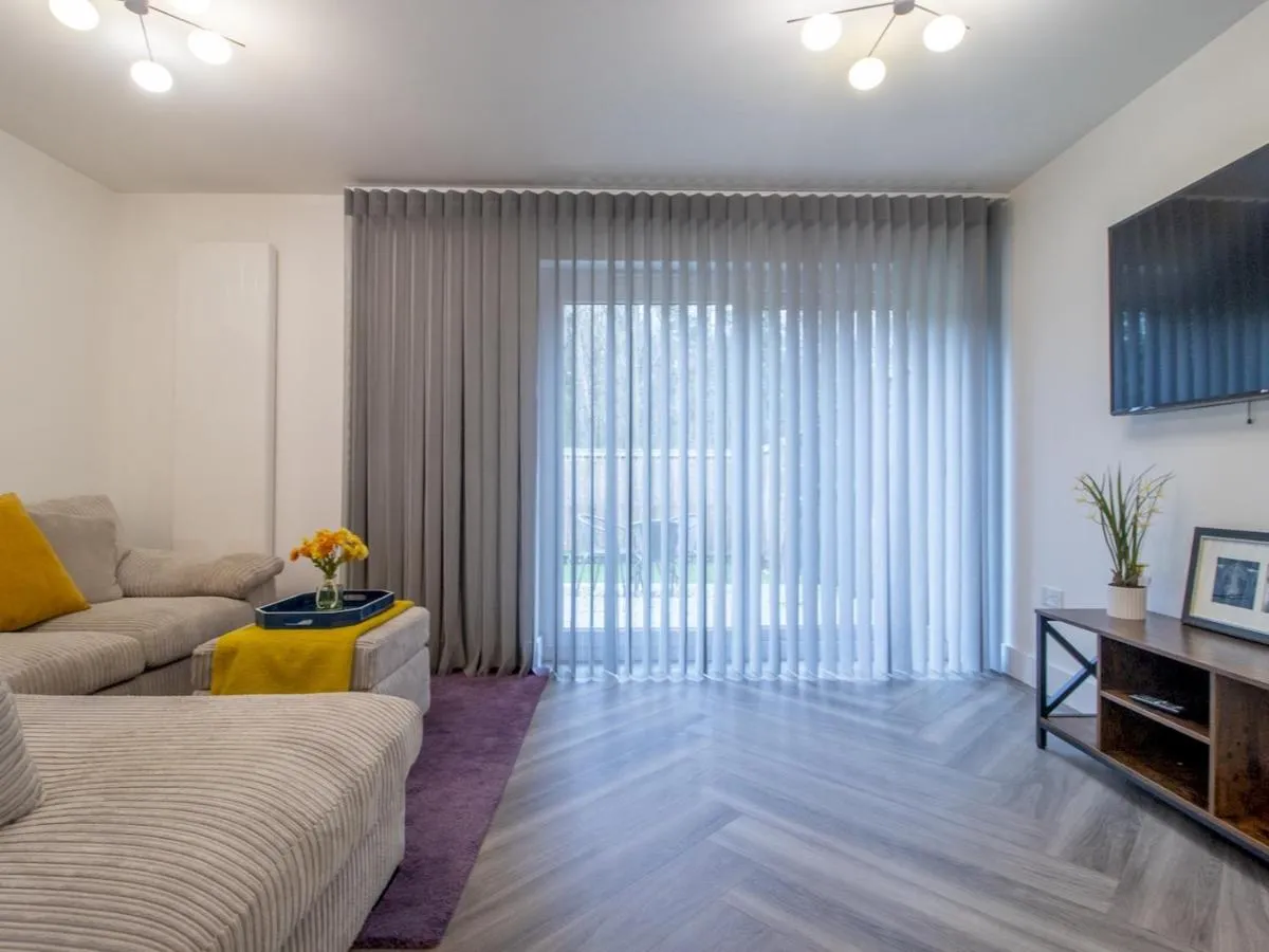 Image 4 of Fabulous Festival Park Home Private Parking Garden Pass the Keys