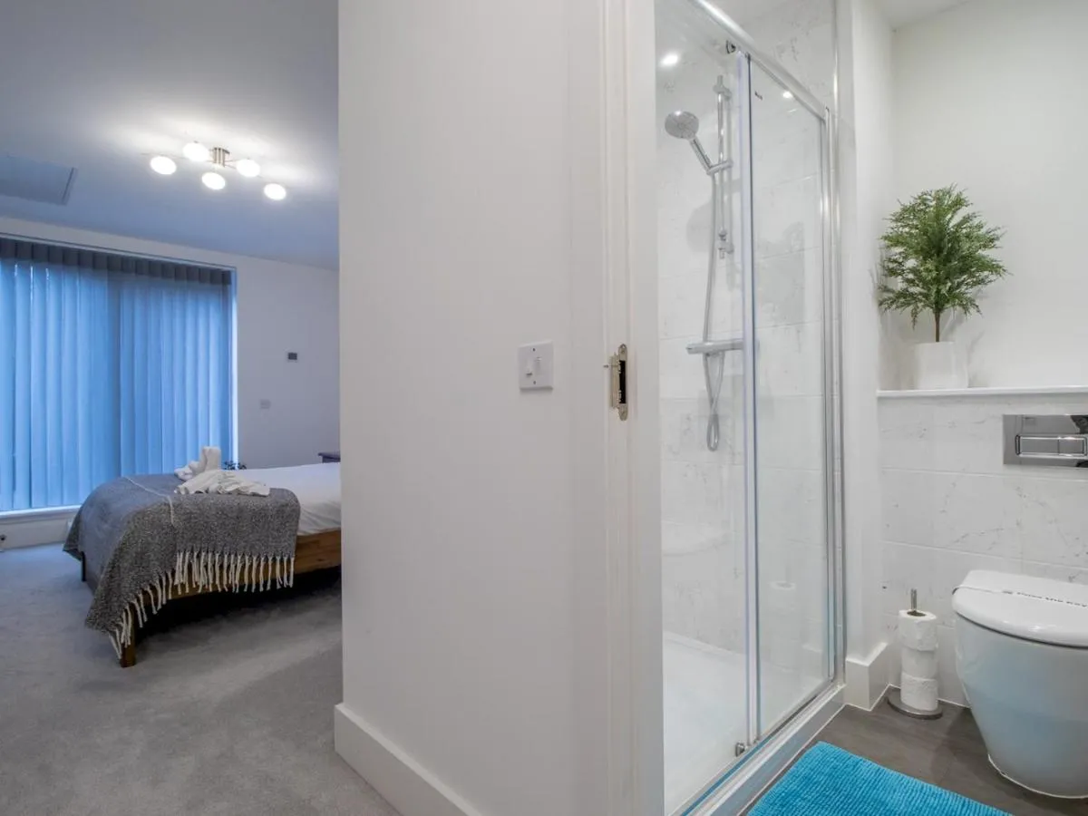 Image 2 of Fabulous Festival Park Home Private Parking Garden Pass the Keys