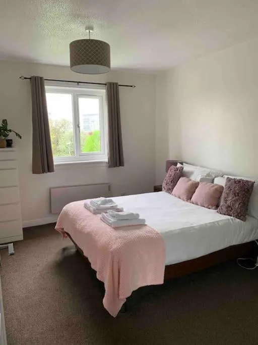 Image 6 of Facing Glasgow Green spacious Apartment Free parking