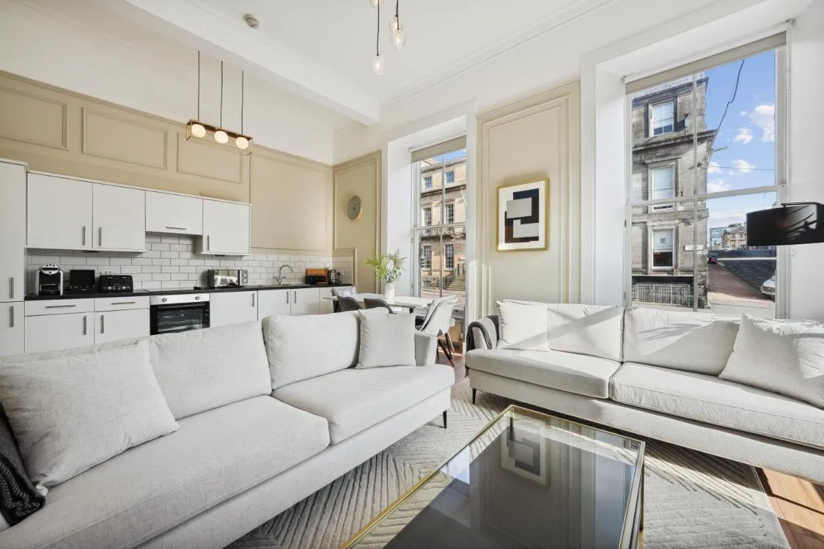 Image 3 of (G1) Elegant 2 bed Blythswood Apartment