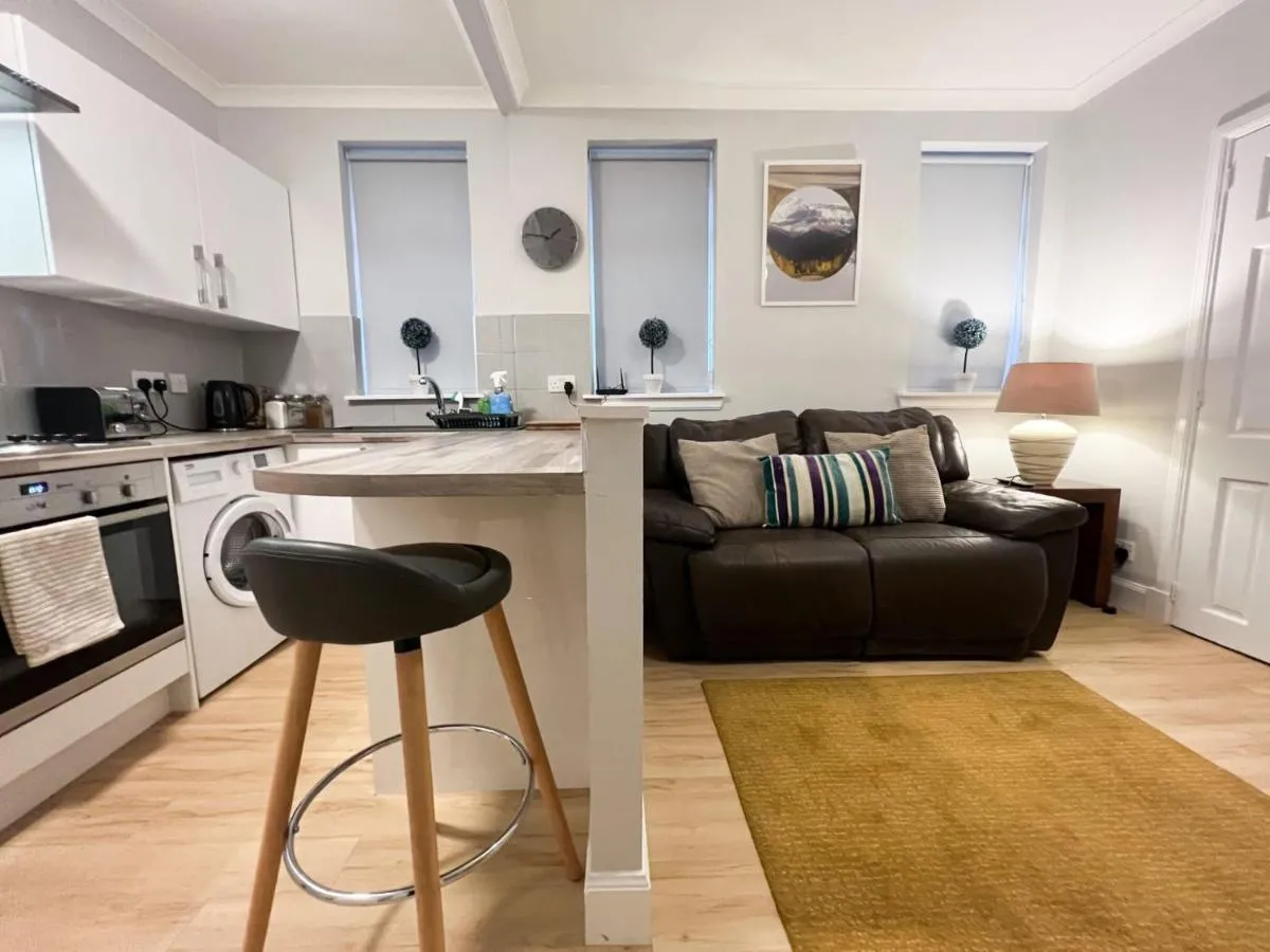 Image 3 of Glasgow 2 Bedroom Apartment