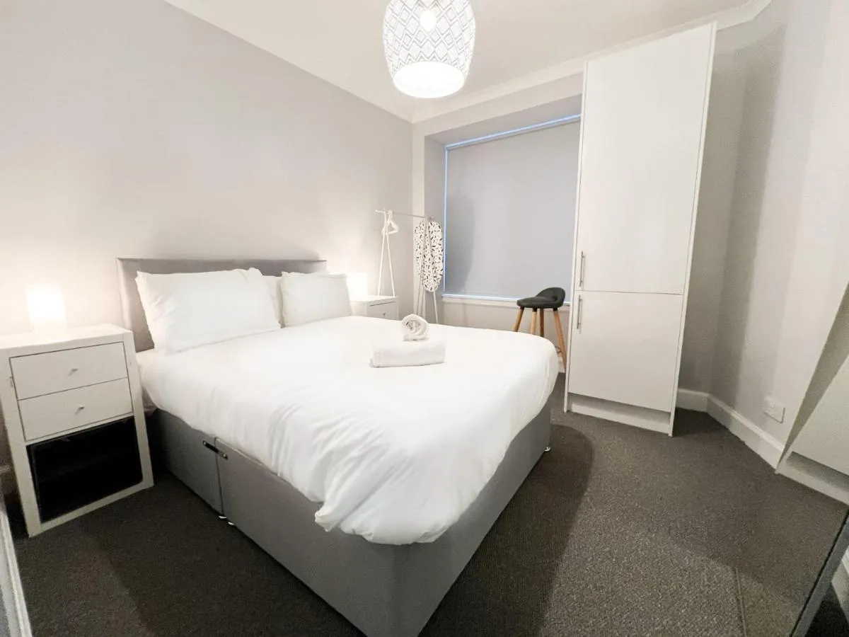 Image 1 of Glasgow 2 Bedroom Apartment