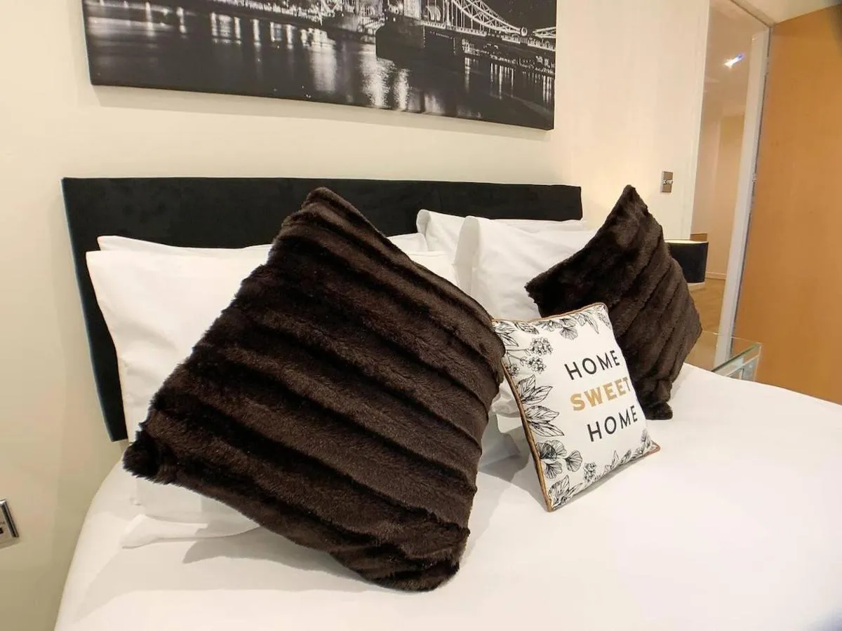 Image 1 of Glasgow 2bd near Hydro SECC City Centre Great Location