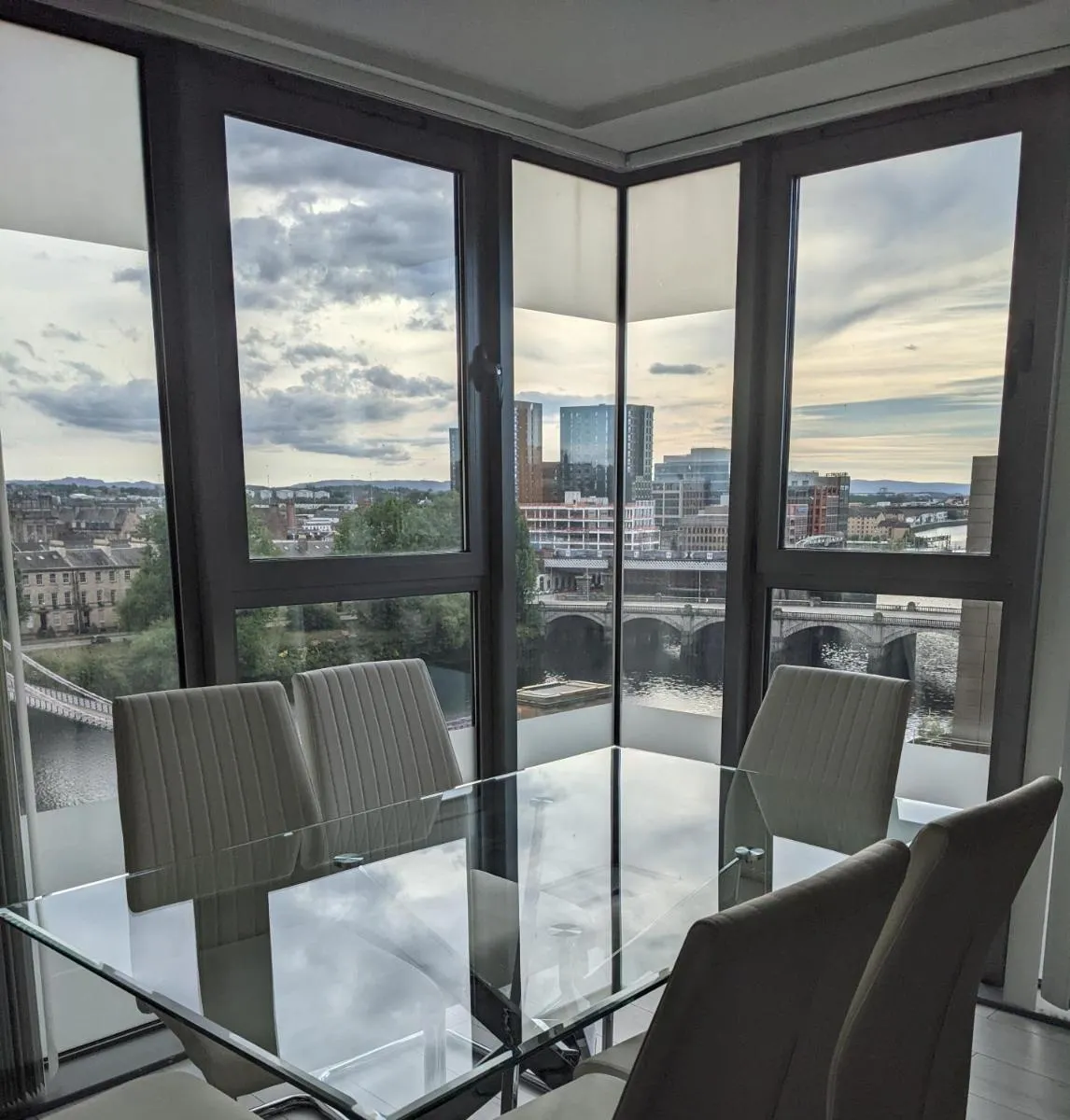 Image 3 of Glasgow City Centre Waterfront Apartment