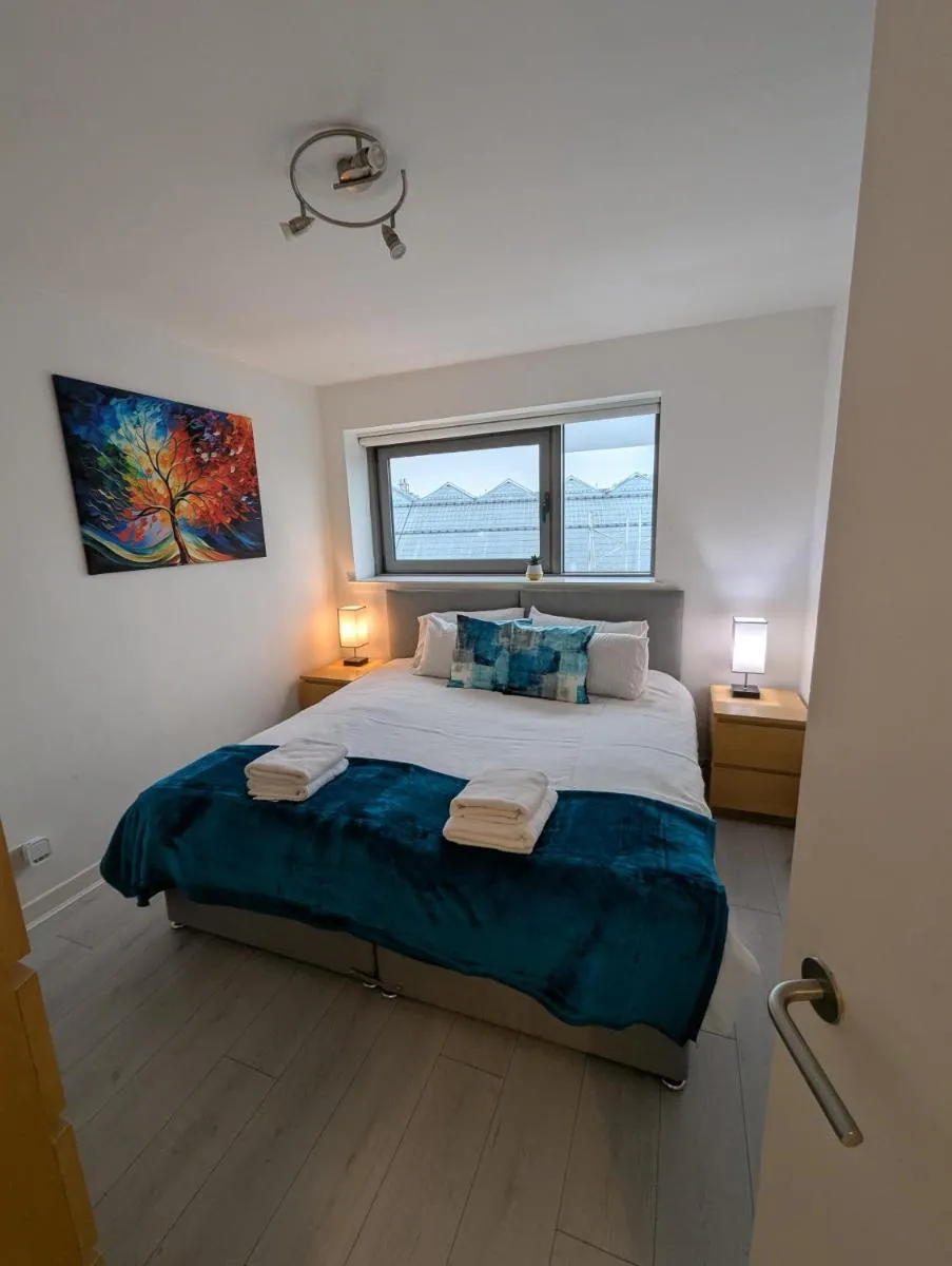Image 4 of Glasgow City Centre Waterfront Apartment