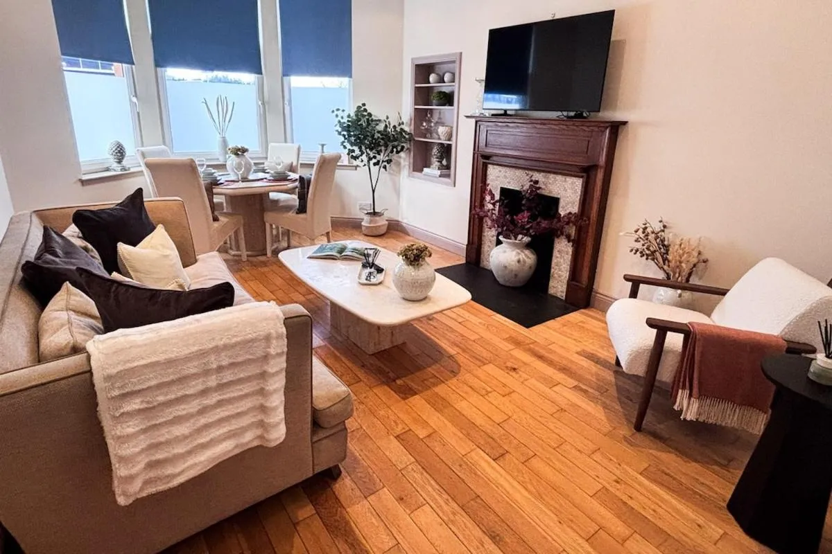 Image 4 of Glasgow City – Stylish 2 Bed in unique Ibrox location nearby subway and free parking