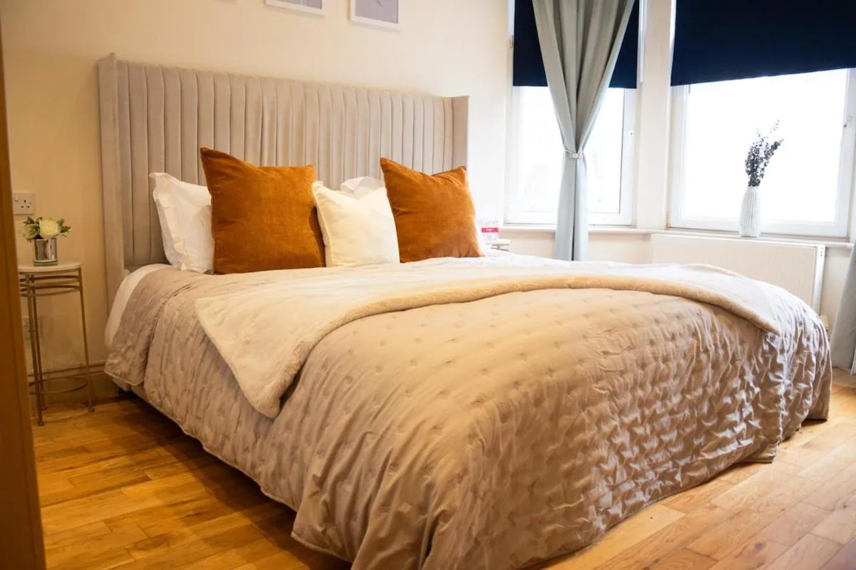 Image 6 of Glasgow City – Stylish 2 Bed in unique Ibrox location nearby subway and free parking