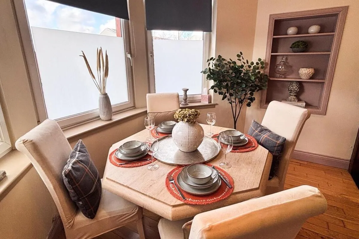 Image 3 of Glasgow City – Stylish 2 Bed in unique Ibrox location nearby subway and free parking