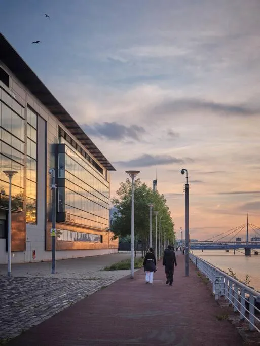 Image 5 of Glasgow, Finnieston Luxury 2 Bed with parking, e-check in, hi-fi