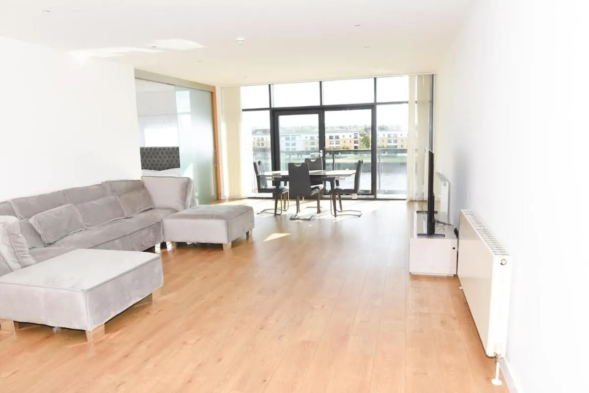 Image 1 of Glasgow Hydro Apt with Great Views