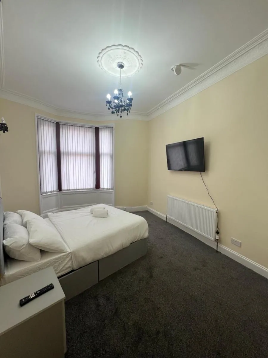 Image 1 of Glasgow South 2 Bedroom Apartment