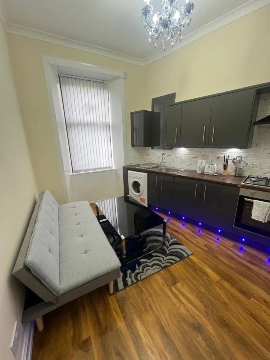 Image 3 of Glasgow South 2 Bedroom Apartment