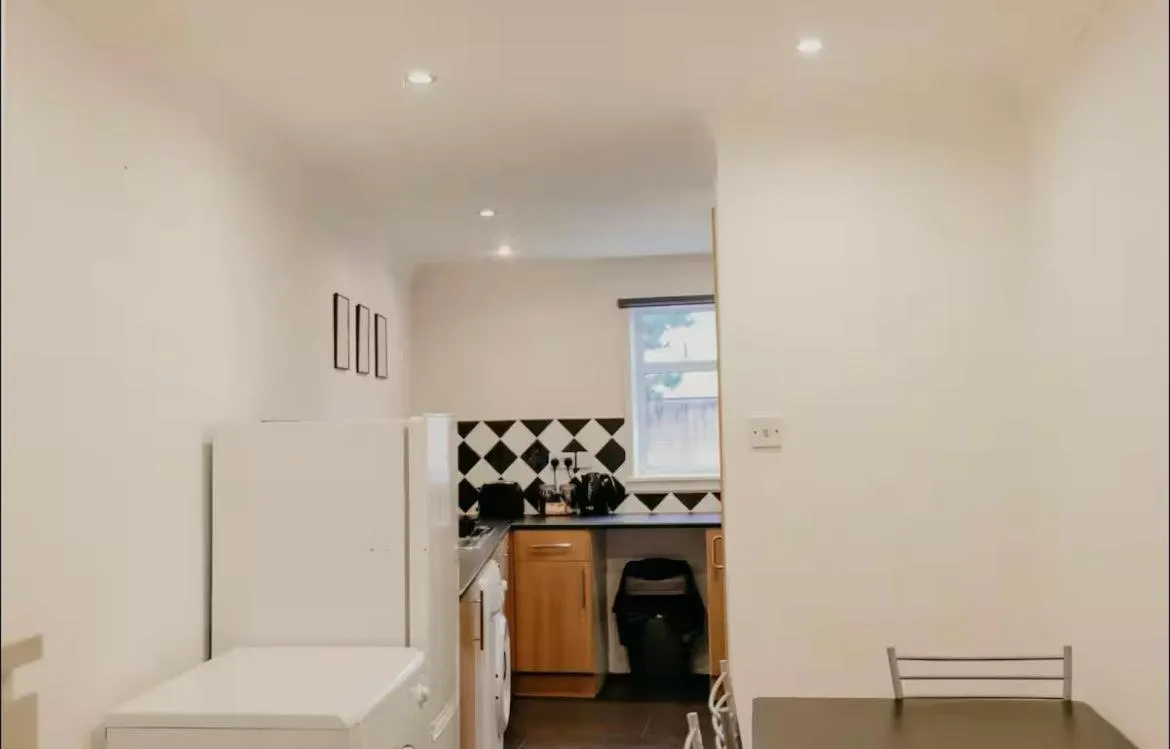 Image 2 of Glasgow – 1 Bedroom Apartment