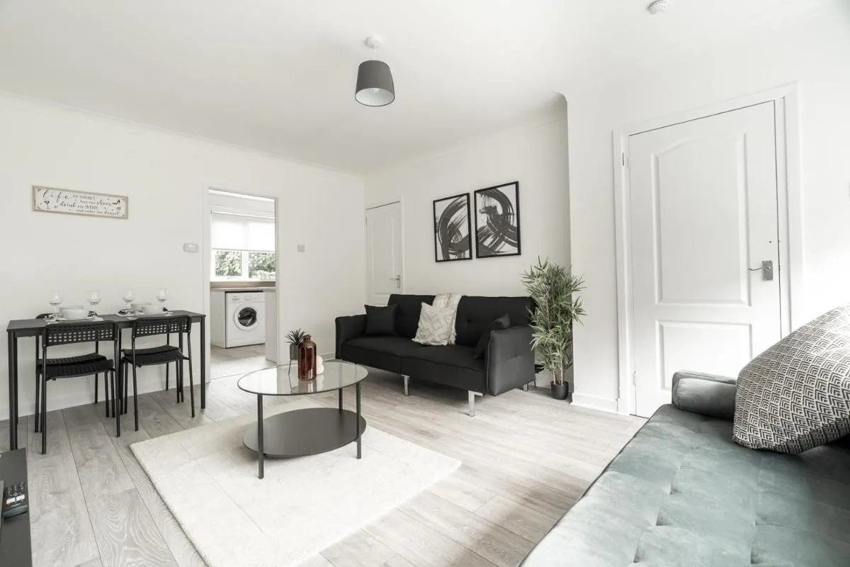 Image 1 of Glenisla House