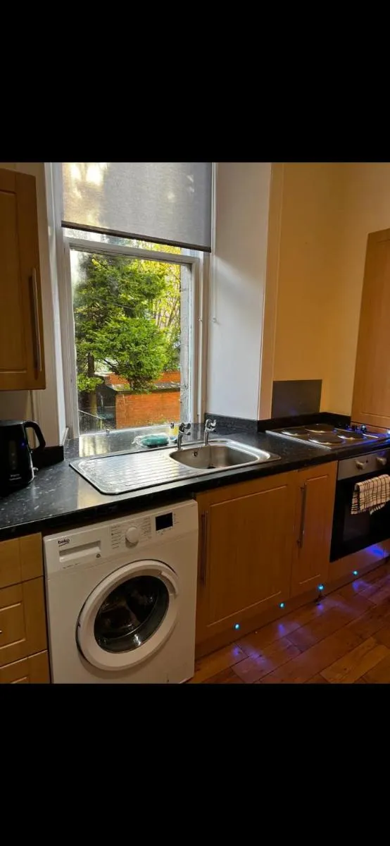 Image 2 of Hampden Hüs