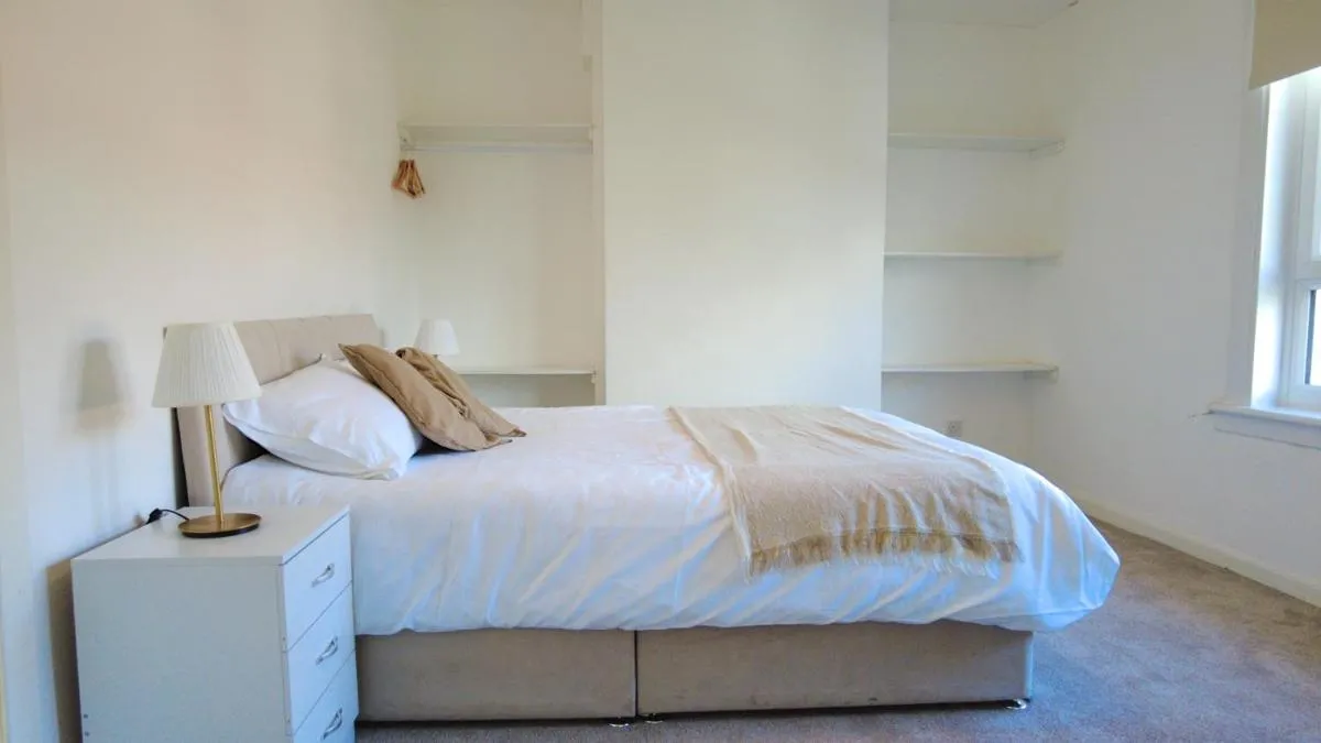 Image 3 of Holiday Home – Beautiful Two bedroom House in Glasgow & Free Parking