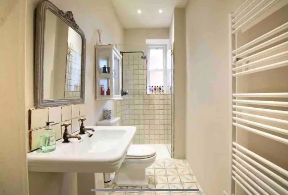 Image 2 of Home of Joy – 3 bedroom home with private garden