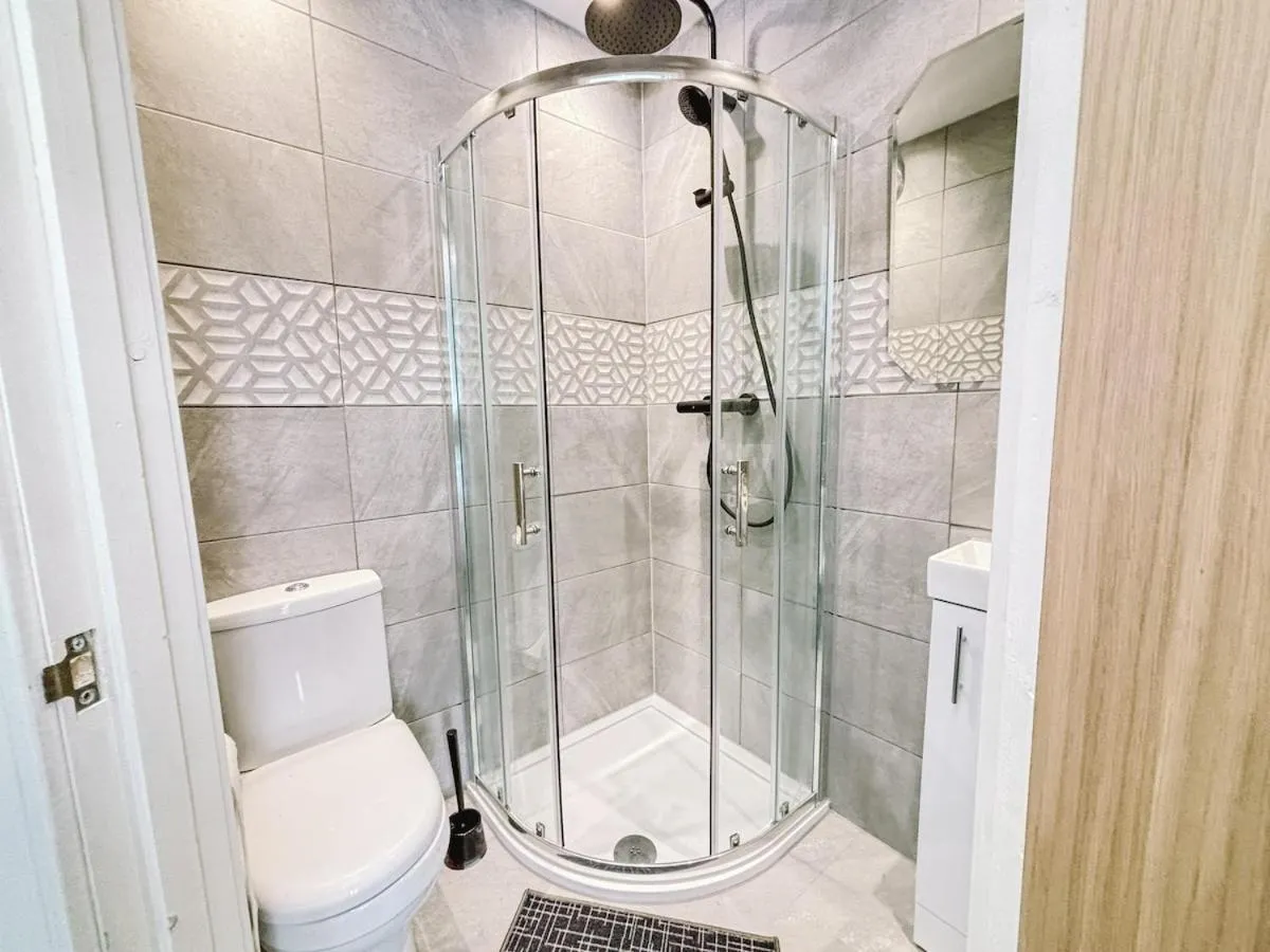 Image 6 of Itohan 3-bed Cottage Flat