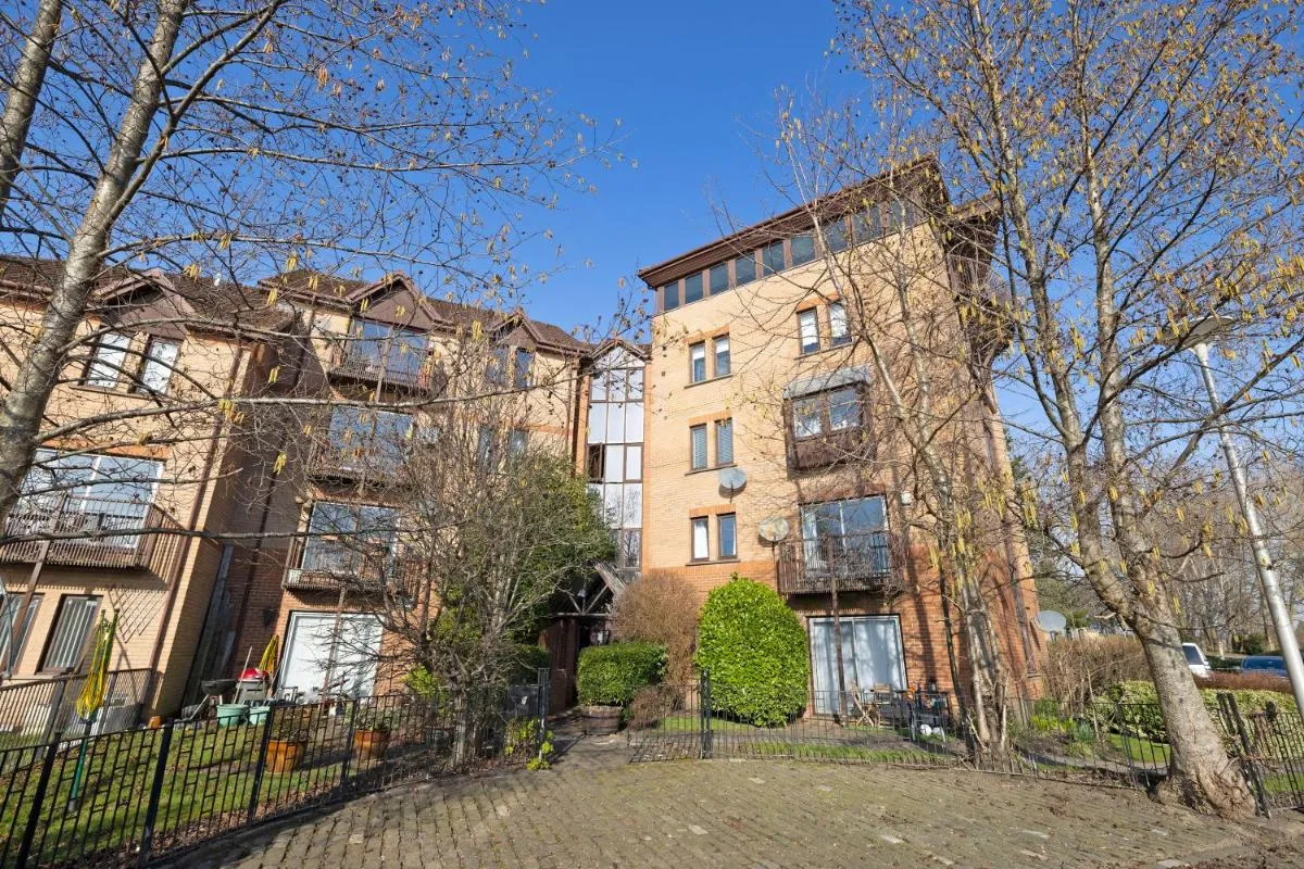 Image 5 of JOIVY Bright Flat Overlooking The Clyde