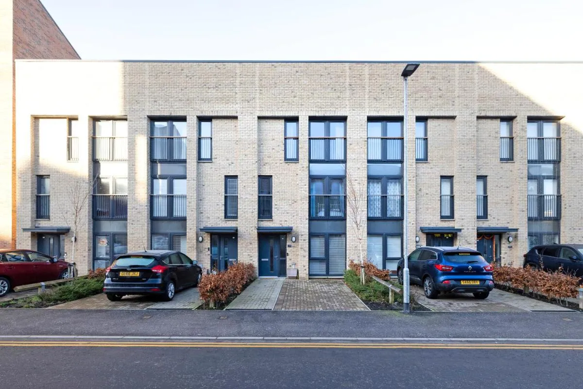 Image 5 of JOIVY Stylish House with Garden & Parking