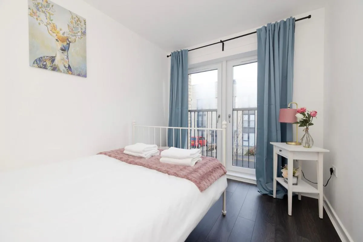 Image 1 of JOIVY Stylish House with Garden & Parking