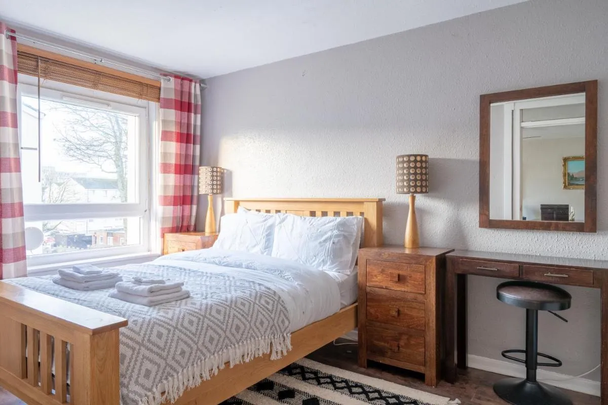 Image 6 of Lovely 1-bedroom property with balcony in West end