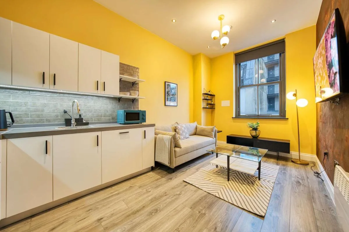 Image 1 of Lovely Central Station 1 Bed Apartment B10