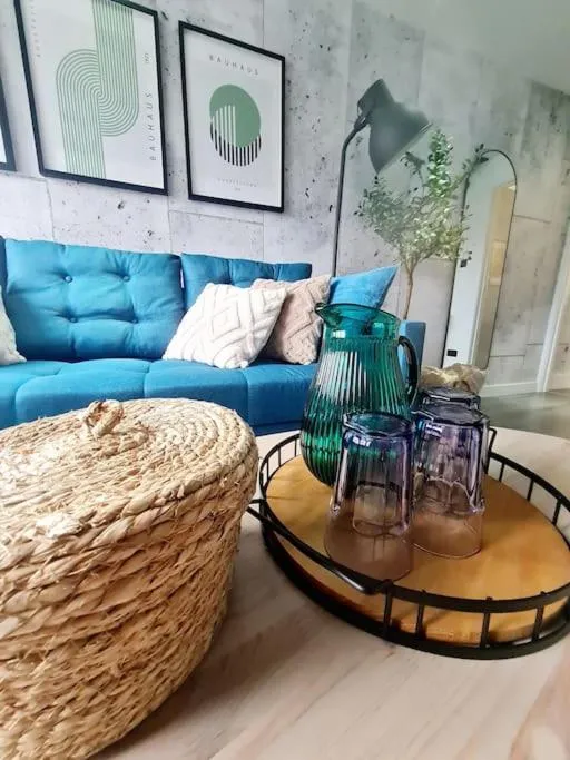 Image 3 of Lovely house with back garden – PRIVATE driveway