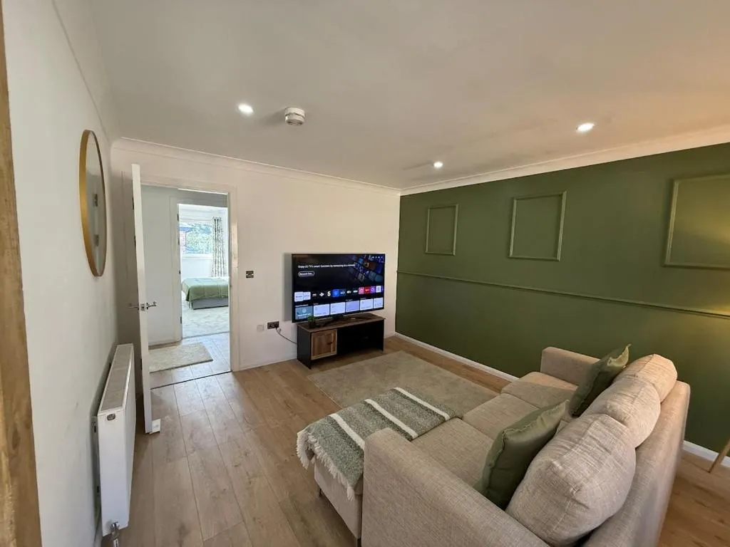 Image of Luxurious 2BR, 8 mins from centre