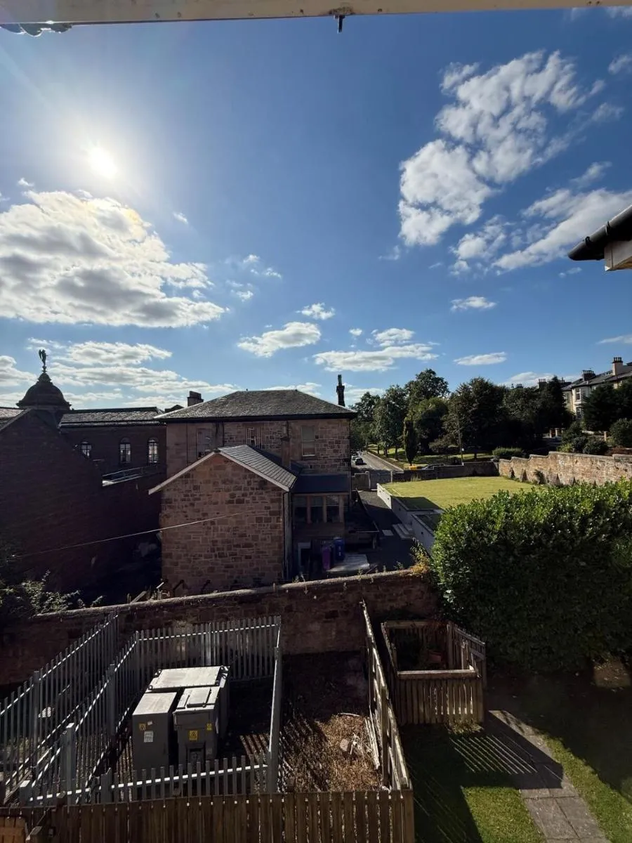 Image 6 of Luxurious 2BR, 8 mins from centre