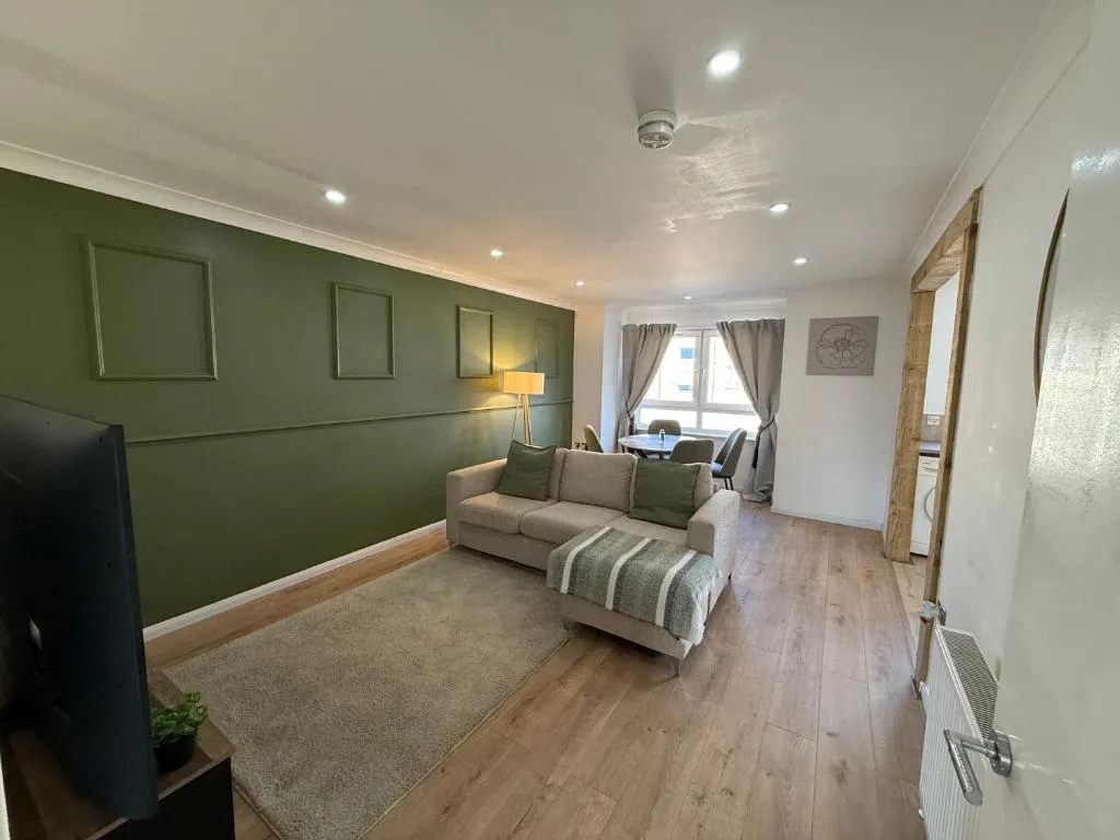 Image of Luxurious 2 bedroom, 8 mins from city centre