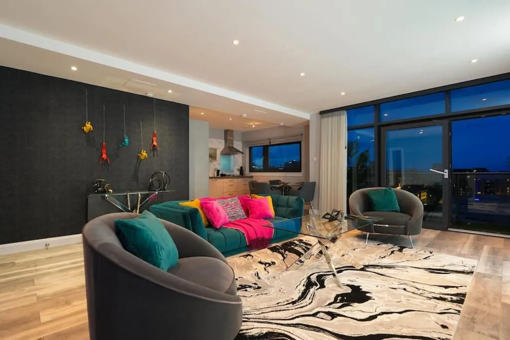 Image 4 of Luxurious Penthouse with Bar at Glasgow Hydro & SECC