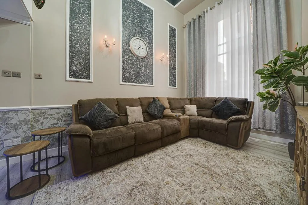 Image of Luxurious Royal 2BR Apartment, Glasgow City Centre