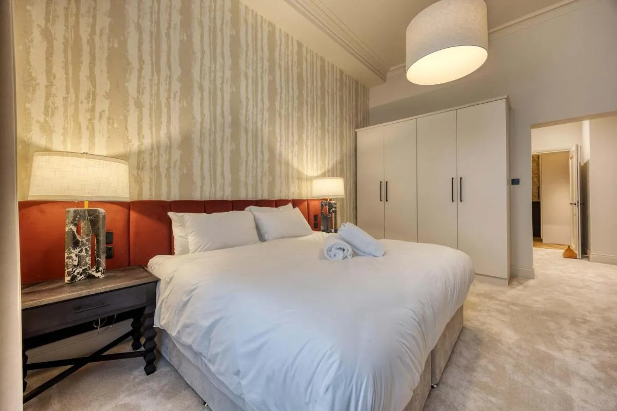 Image 5 of Luxury Refurbished City Retreat