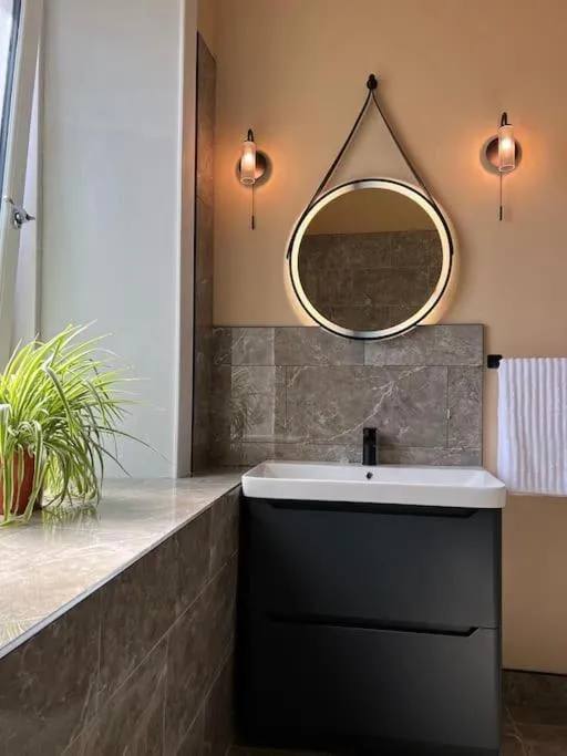 Image 4 of Luxury Victorian spacious flat