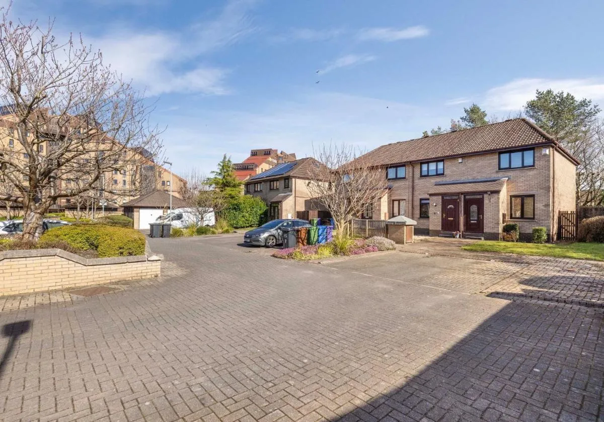 Image 5 of Mavisbank Gardens