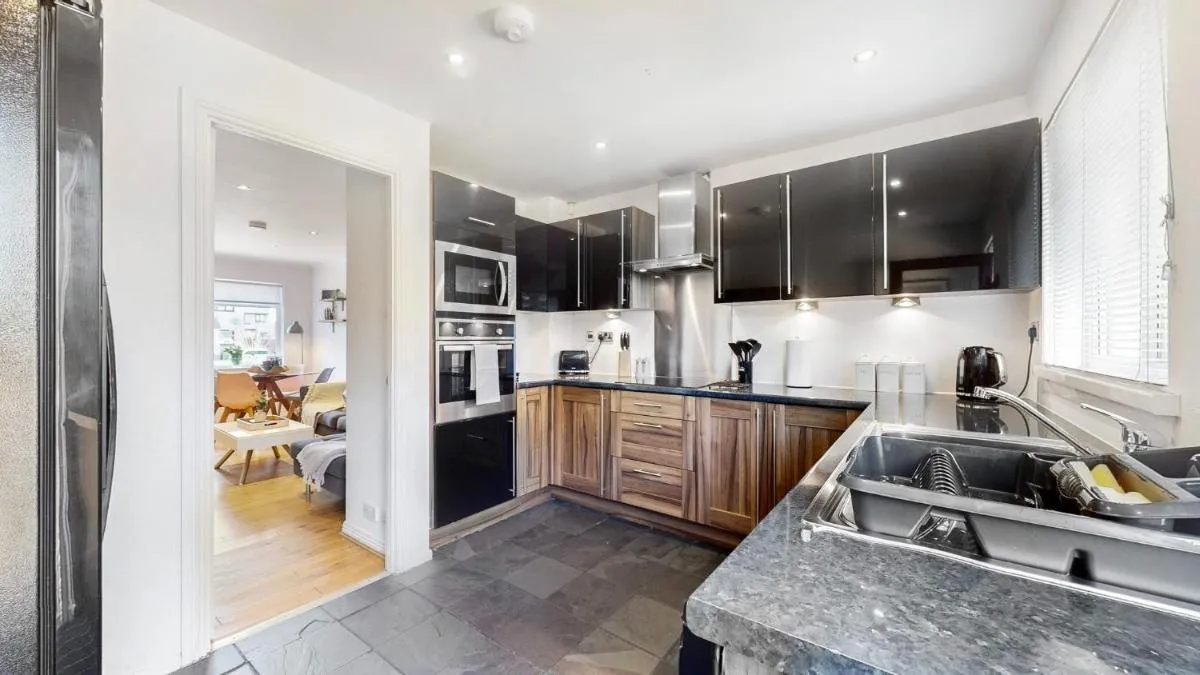 Image 3 of Mavisbank Gardens